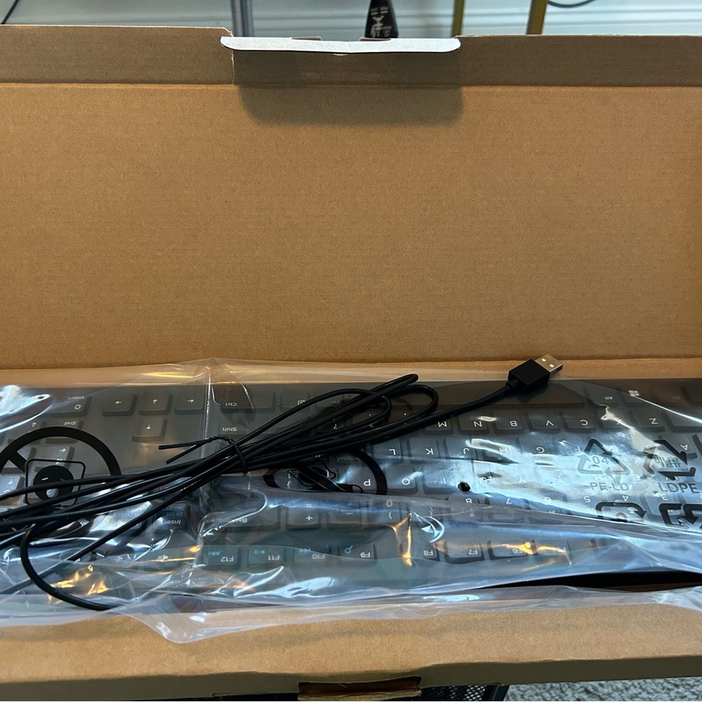 Dell Keyboard - Picture 2 of 3